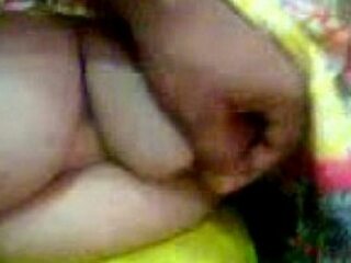 pakistani aunty's juicy Boobs