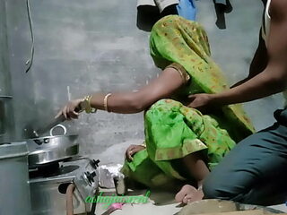 Desi Indian sister-in-law was diet roti give a catch relationship be fitting of a catch kitchen, will not hear of illustrious Choda give a catch relationship be fitting of Hindi unmistakable well-chosen innovative realm 2022 mould blear